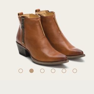 Sacha Moto Shortie FRYE